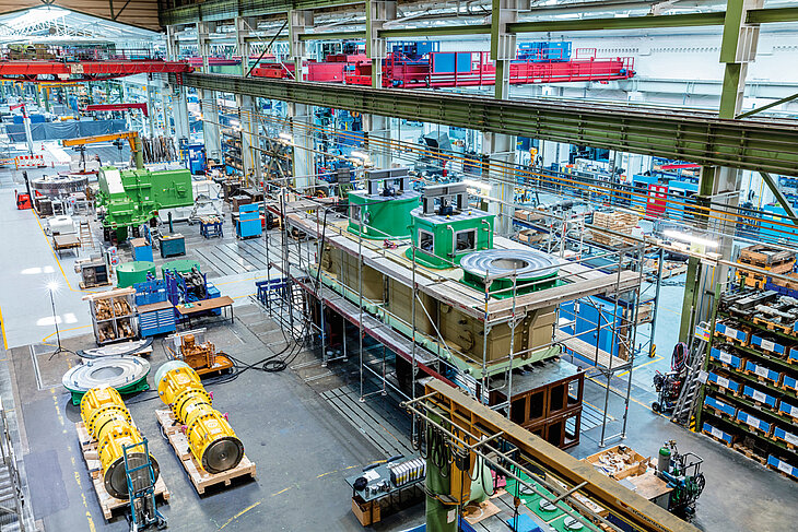 Pre-assembly gearbox in SMS group workshop